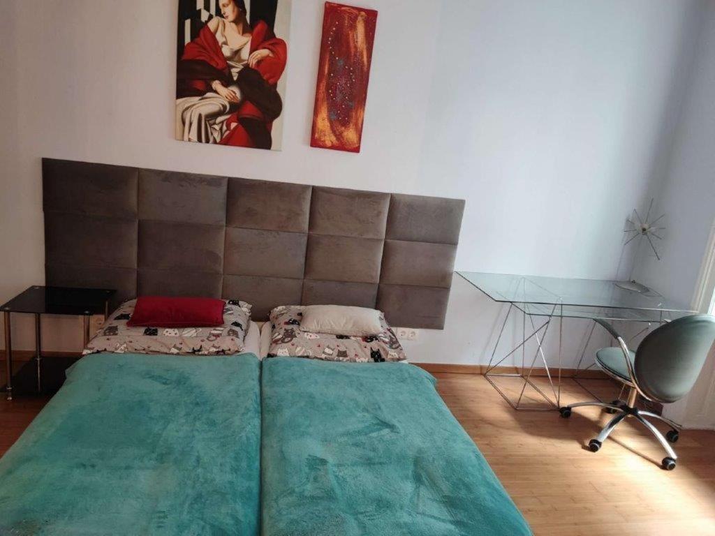 Central Vienna Apartment With Unique 40M2 City Garden & Self Check In Экстерьер фото
