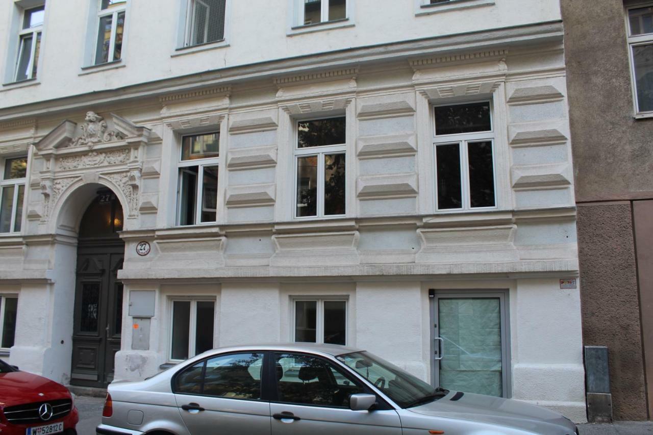 Central Vienna Apartment With Unique 40M2 City Garden & Self Check In Экстерьер фото