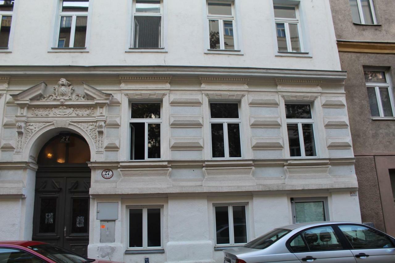 Central Vienna Apartment With Unique 40M2 City Garden & Self Check In Экстерьер фото